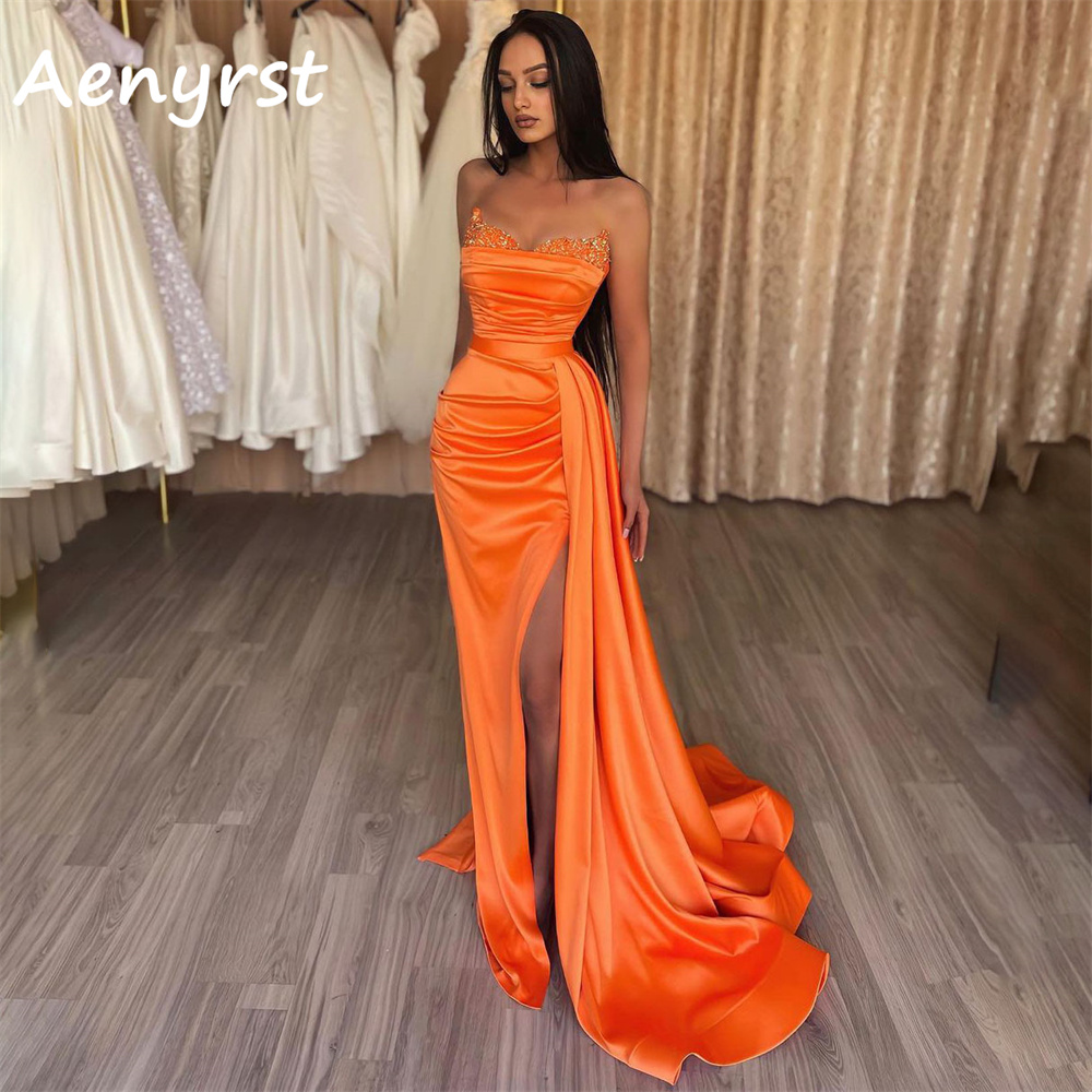Elegant Satin Evening Gown Split - Aenyrst Elegante trägerlose Meerjungfrau-Abendkleider, Satin-Falten, hoher
